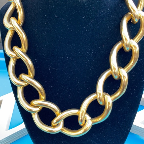 Women’s Gold Jewelry Necklace - Picture 7 of 14